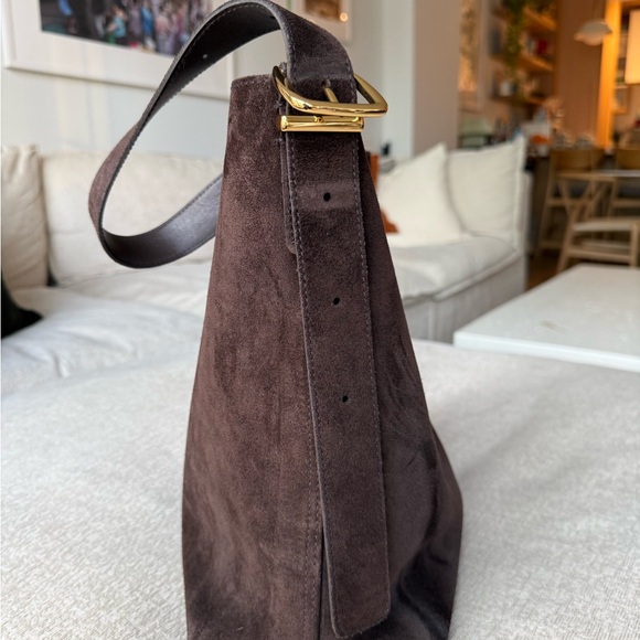 Madewell Essential Bucket Tote - Picture 5 of 9